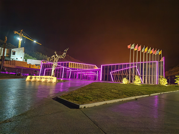 城市亮化是现代城市建设的重要组成部分，它不仅可以美化城市的夜景，还能提升城市的整体形象。随着科技的不断进步，城市亮化也得到了更多的关注和创新。本文将介绍一些关于城市亮化的创意和技术，帮助读者了解湟源城市亮化的重要性以及如何进行湟源城市亮化的规划和实施。