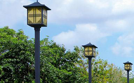 太阳能湟源庭院灯怎么选亮度与续航更耐用